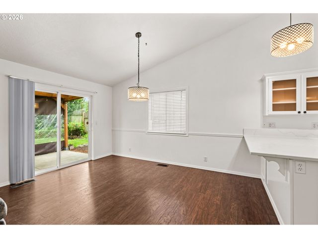 432 TAZ Ln, Eugene, OR 97404
