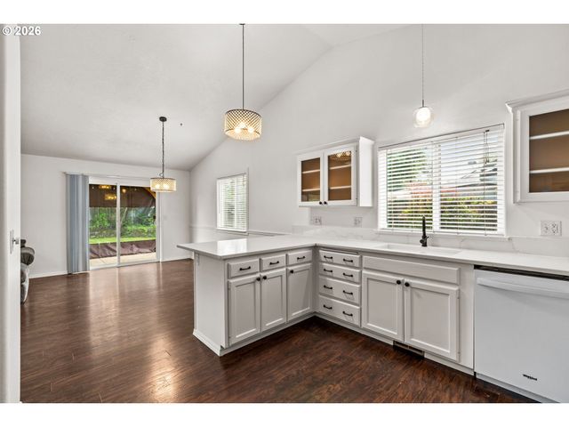 432 TAZ Ln, Eugene, OR 97404
