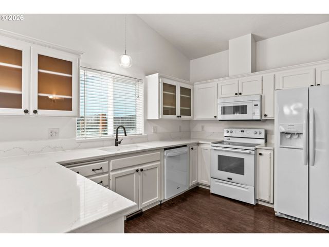 432 TAZ Ln, Eugene, OR 97404