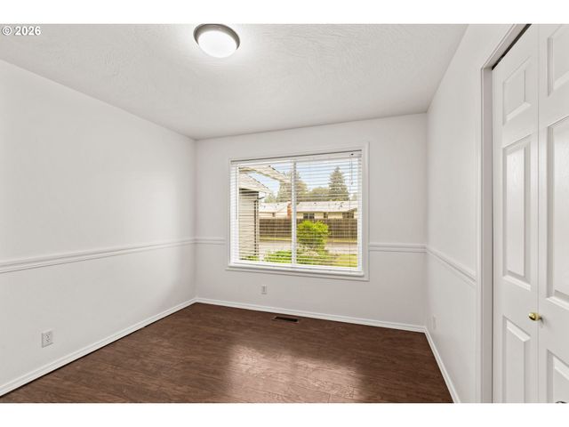 432 TAZ Ln, Eugene, OR 97404