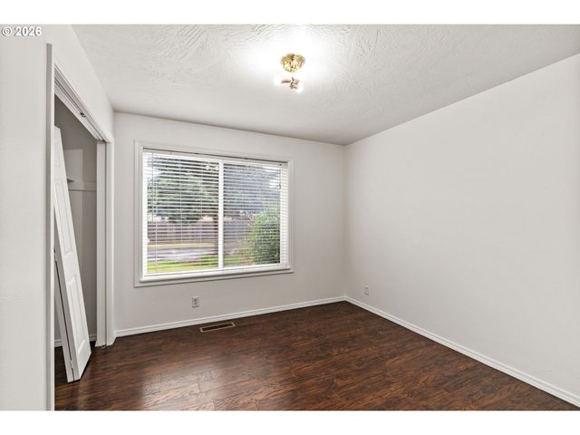 432 TAZ Ln, Eugene, OR 97404
