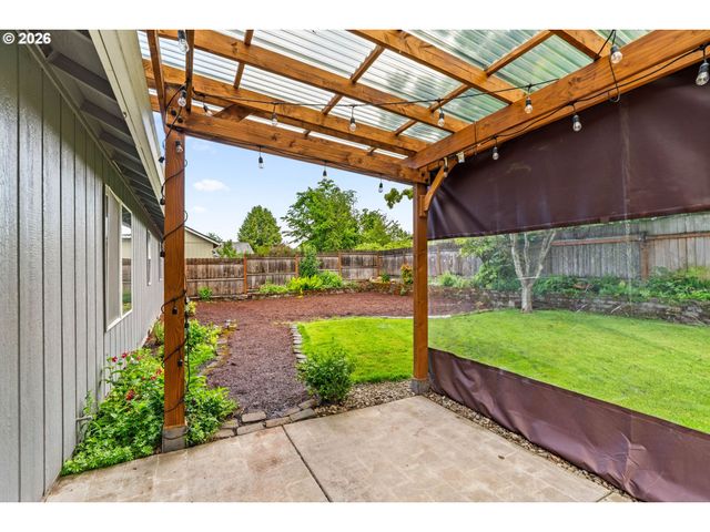 432 TAZ Ln, Eugene, OR 97404