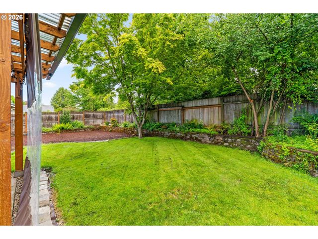 432 TAZ Ln, Eugene, OR 97404