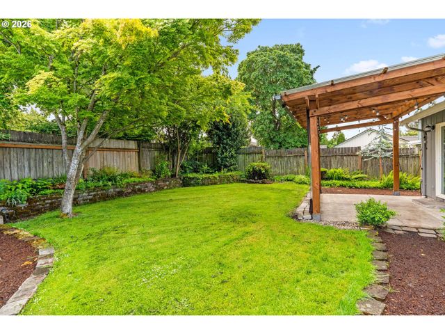 432 TAZ Ln, Eugene, OR 97404