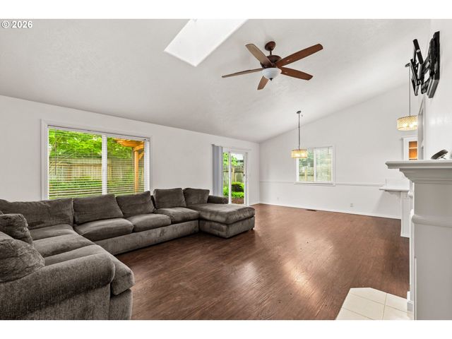 432 TAZ Ln, Eugene, OR 97404