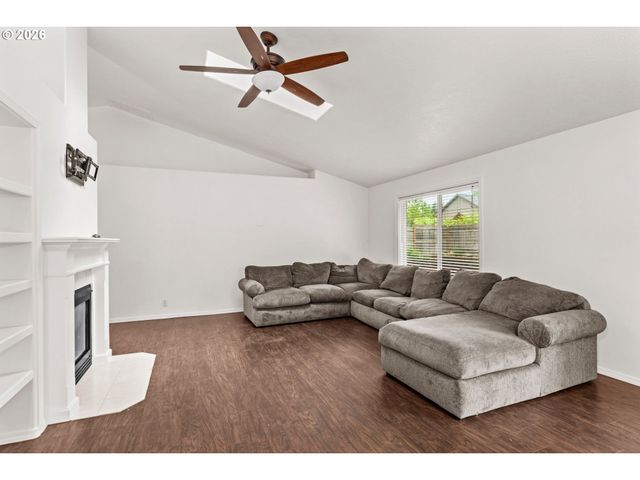 432 TAZ Ln, Eugene, OR 97404