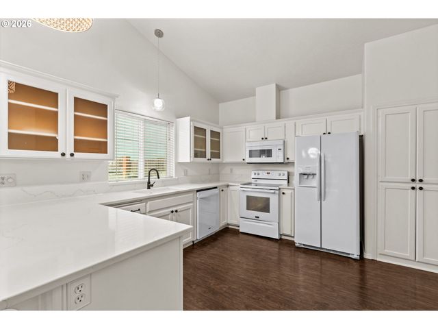 432 TAZ Ln, Eugene, OR 97404