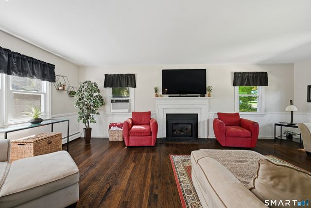 8 Winthrop Road, Bethel, CT 06801