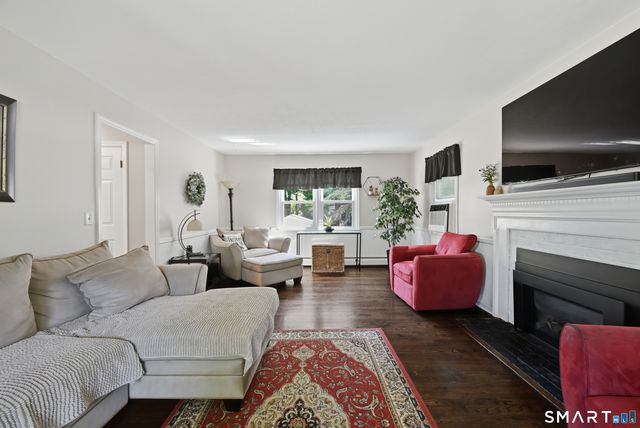 8 Winthrop Road, Bethel, CT 06801