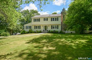 8 Winthrop Road, Bethel, CT 06801
