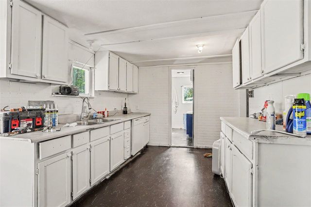 64 Goguac Street, Battle Creek, MI 49015