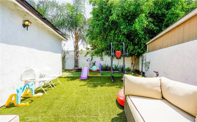 1800 E Hardwick, Long Beach, CA 90807