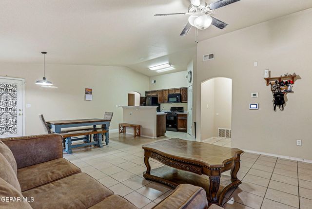 11737 AUTUMN WHEAT Drive, El Paso, TX 79934