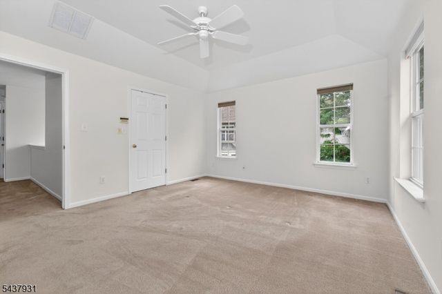 19 Cummington Ln, Raritan Twp., NJ 08822