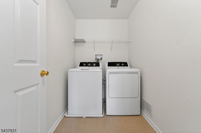 19 Cummington Ln, Raritan Twp., NJ 08822