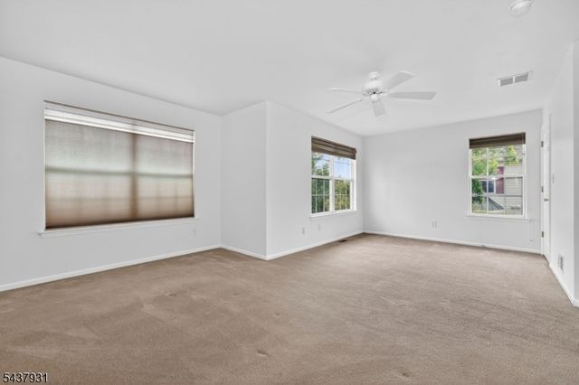 19 Cummington Ln, Raritan Twp., NJ 08822