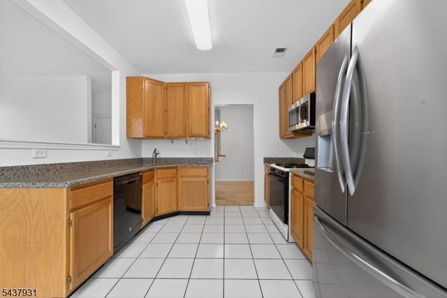 19 Cummington Ln, Raritan Twp., NJ 08822