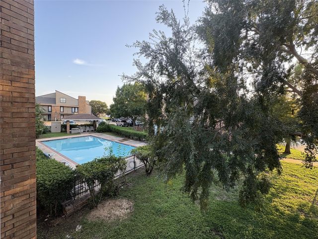 5902 Marvin Loving Drive 204, Garland, TX 75043