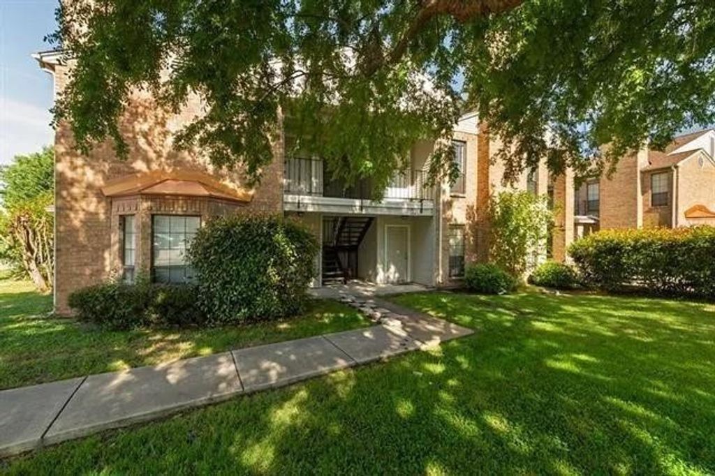 5902 Marvin Loving Drive 204, Garland, TX 75043