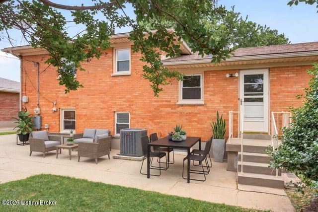 3722 Downing Way, Louisville, KY 40218