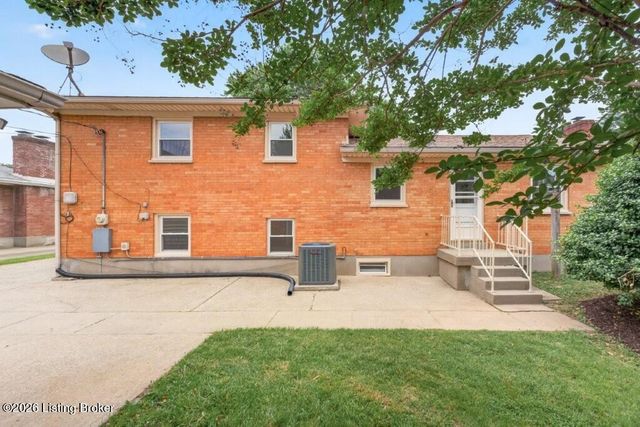 3722 Downing Way, Louisville, KY 40218