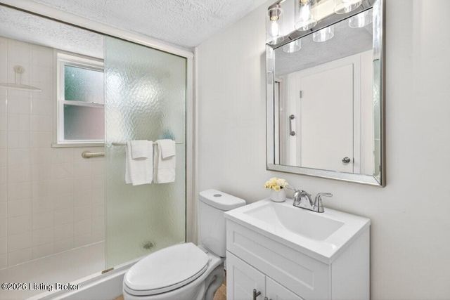 3722 Downing Way, Louisville, KY 40218