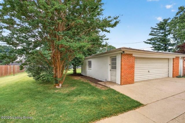 3722 Downing Way, Louisville, KY 40218