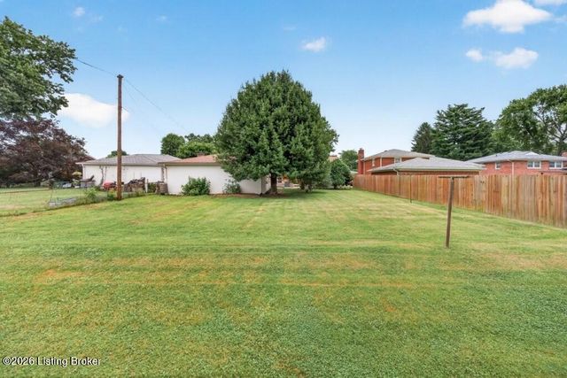 3722 Downing Way, Louisville, KY 40218