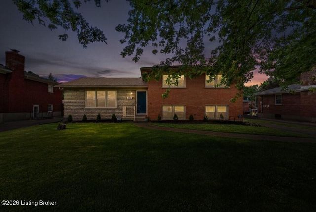 3722 Downing Way, Louisville, KY 40218