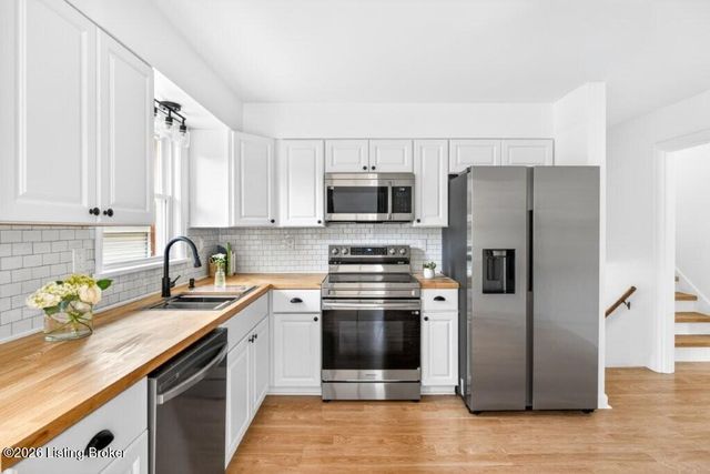 3722 Downing Way, Louisville, KY 40218