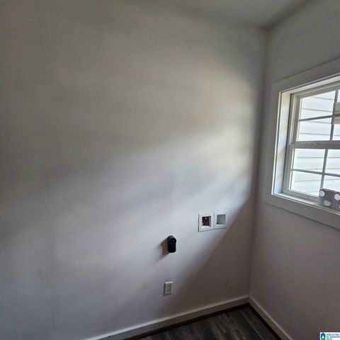 504 10TH AVENUE, Midfield, AL 35228