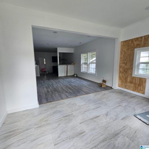 504 10TH AVENUE, Midfield, AL 35228