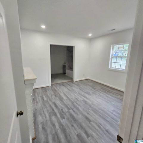 504 10TH AVENUE, Midfield, AL 35228