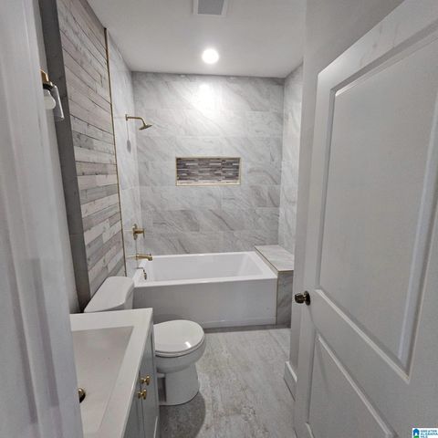 504 10TH AVENUE, Midfield, AL 35228