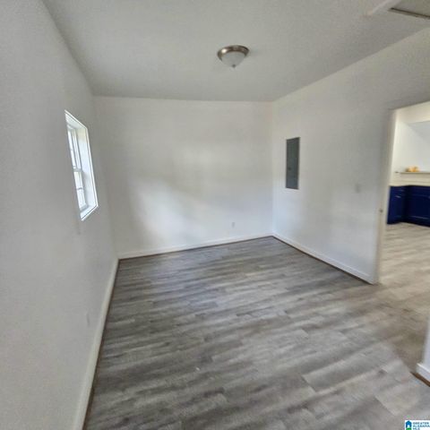 504 10TH AVENUE, Midfield, AL 35228