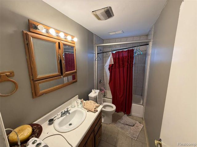 15589 Norborne Avenue, Redford, MI 48239