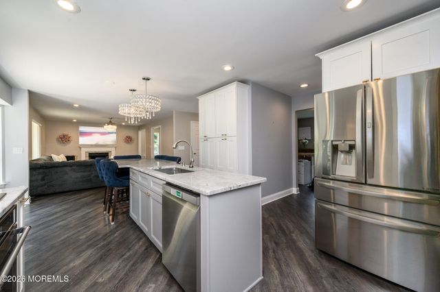 8 Cecilia Court, Howell, NJ 07731