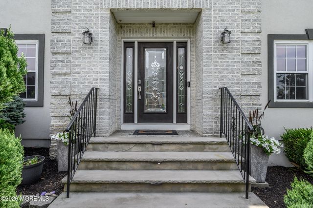 8 Cecilia Court, Howell, NJ 07731