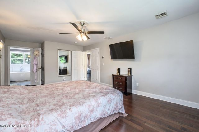 8 Cecilia Court, Howell, NJ 07731