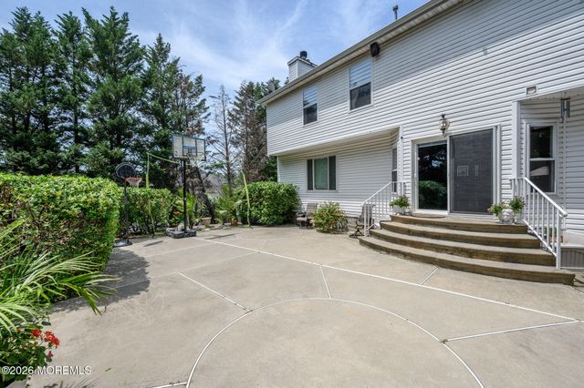 8 Cecilia Court, Howell, NJ 07731