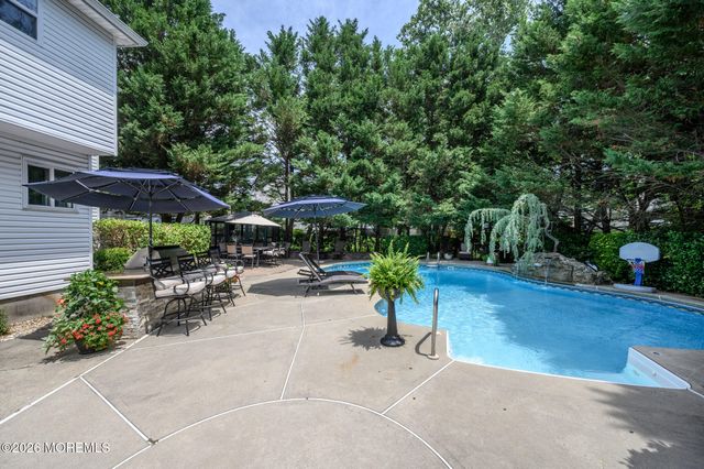 8 Cecilia Court, Howell, NJ 07731