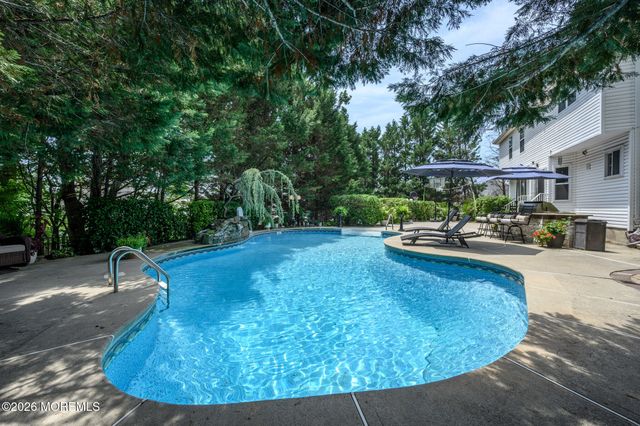 8 Cecilia Court, Howell, NJ 07731