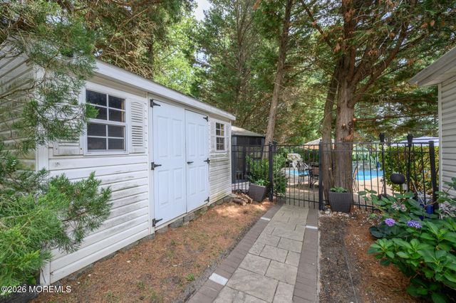 8 Cecilia Court, Howell, NJ 07731