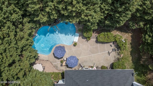 8 Cecilia Court, Howell, NJ 07731
