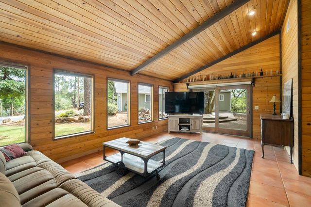 4933 Lakeside Dr, Placerville, CA 95667