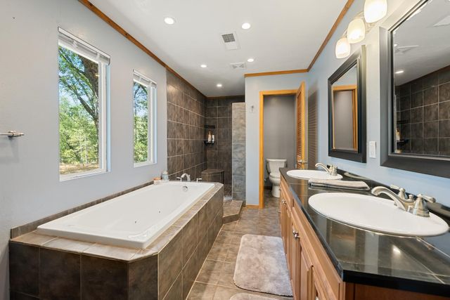 4933 Lakeside Dr, Placerville, CA 95667