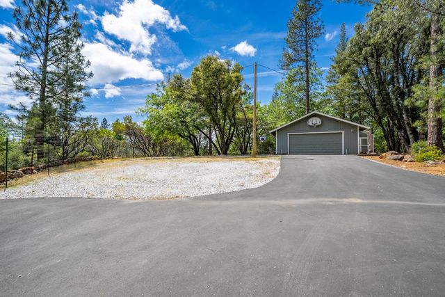 4933 Lakeside Dr, Placerville, CA 95667