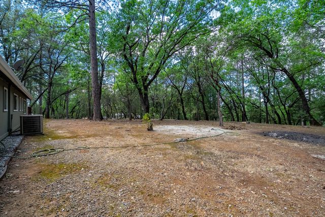4933 Lakeside Dr, Placerville, CA 95667