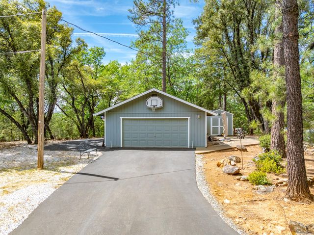 4933 Lakeside Dr, Placerville, CA 95667