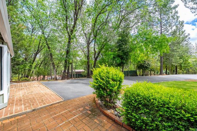 4933 Lakeside Dr, Placerville, CA 95667